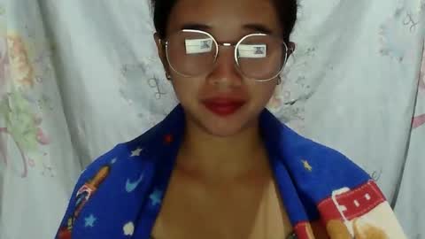 Snapshot of sophie_193 chatting on 05/07/26, 05:51 sophie_193 online show from 05/07/26, 05:51