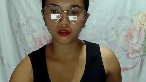 Snapshot of sophie_193 chatting on 05/10/26, 05:51 sophie_193 online show from 05/10/26, 05:51