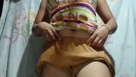 Snapshot of sophie_193 chatting on 05/21/26, 06:48 sophie_193 online show from 05/21/26, 06:48