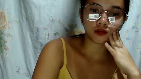 Snapshot of sophie_193 chatting on 05/26/26, 05:20 sophie_193 online show from 05/26/26, 05:20