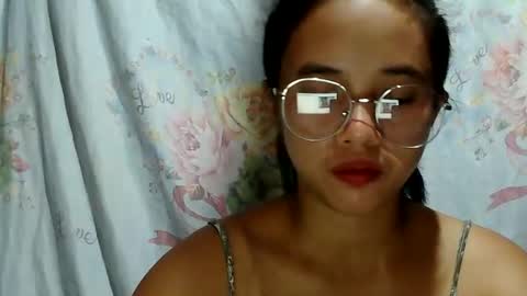 Snapshot of sophie_193 chatting on 06/10/26, 05:01 sophie_193 online show from 06/10/26, 05:01