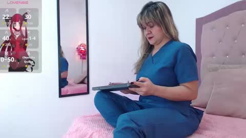 Sophie online show from 09/15/25, 08:42