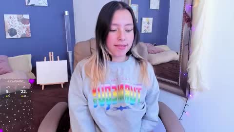 Snapshot of sophie_demoiselle chatting on 10/24/25, 03:41 online show from 10/24/25, 03:41