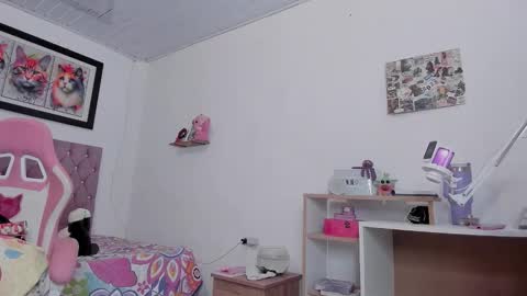 Snapshot of sophie_dolly_ chatting on 01/08/26, 05:26 sophie doll online show from 01/08/26, 05:26