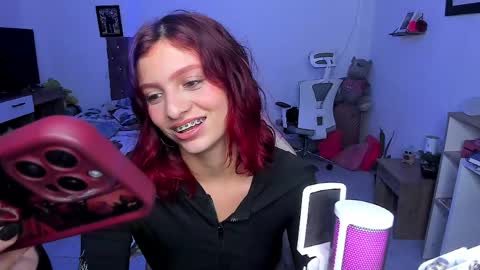 Snapshot of sophie_dolly_ chatting on 05/30/26, 05:48 sophie doll online show from 05/30/26, 05:48