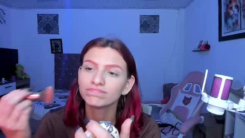 Snapshot of sophie_dolly_ chatting on 06/02/26, 04:14 sophie doll online show from 06/02/26, 04:14