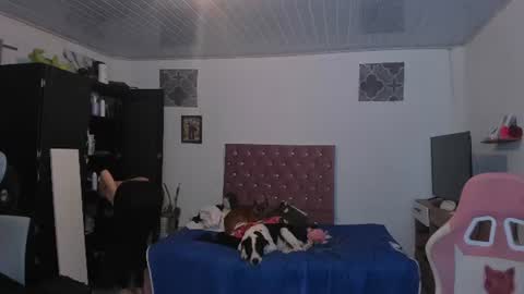 Snapshot of sophie_dolly_ chatting on 06/26/26, 02:49 sophie doll online show from 06/26/26, 02:49