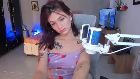 Snapshot of sophie_dolly_ chatting on 07/29/26, 12:42 sophie doll online show from 07/29/26, 12:42