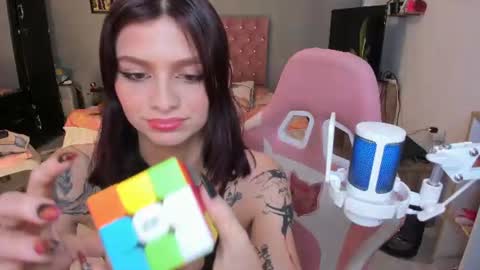 Snapshot of sophie_dolly_ chatting on 07/31/26, 02:00 sophie doll online show from 07/31/26, 02:00