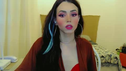 Snapshot of sophie_fantasy_hot chatting on 12/13/25, 11:10 Sophie Fantasys online show from 12/13/25, 11:10