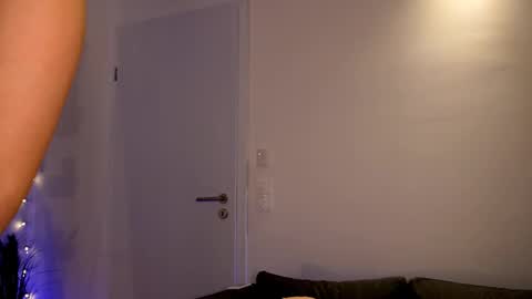 Snapshot of sophie_fleur chatting on 09/17/25, 11:45 Sophie online show from 09/17/25, 11:45