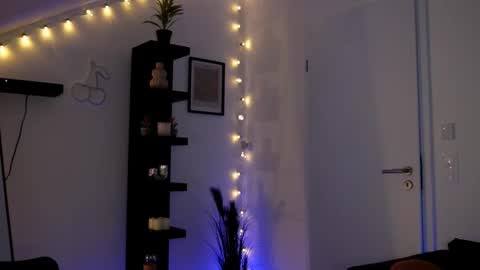 Snapshot of sophie_fleur chatting on 10/15/25, 01:22 Sophie online show from 10/15/25, 01:22