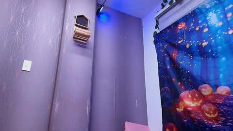 sophie online show from 10/15/25, 11:54