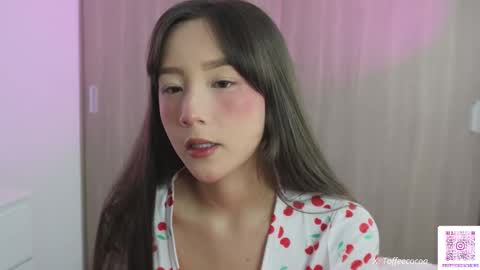 Snapshot of sophie_lii chatting on 11/06/25, 11:26 Sophie or Sof online show from 11/06/25, 11:26