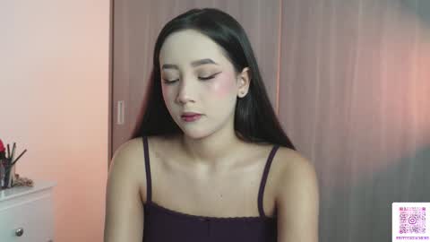 Snapshot of sophie_lii chatting on 02/19/26, 01:01 Sophie or Sof online show from 02/19/26, 01:01