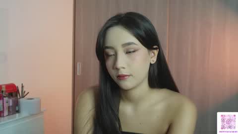 Snapshot of sophie_lii chatting on 02/22/26, 12:01 Sophie or Sof online show from 02/22/26, 12:01