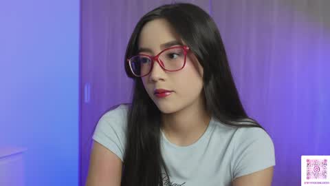 Snapshot of sophie_lii chatting on 03/31/26, 10:54 Sophie or Sof online show from 03/31/26, 10:54