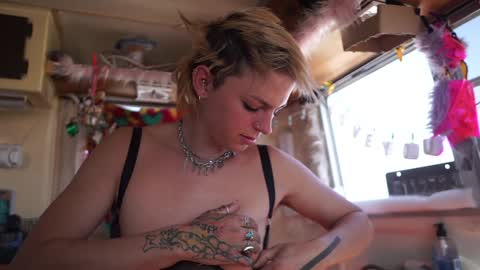 derpy derpington online show from 01/25/25, 09:46