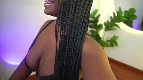 Snapshot of sophie_luvs chatting on 06/04/26, 03:29 Sophie online show from 06/04/26, 03:29