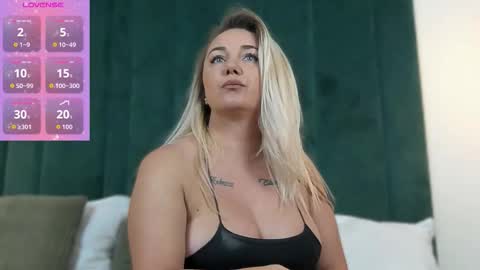 Snapshot of sophie_maeve chatting on 09/29/25, 04:17 sophie_maeve online show from 09/29/25, 04:17