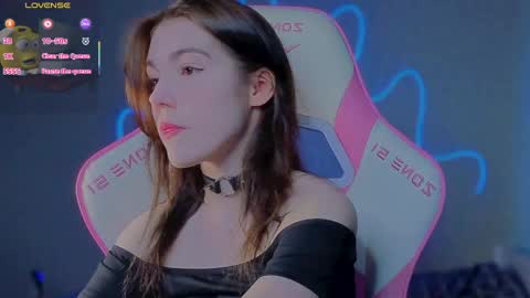 sophie_nomenal_ online show from 06/03/26, 04:12