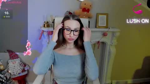Snapshot of sophie_rocks chatting on 01/15/26, 12:10 Sophie online show from 01/15/26, 12:10