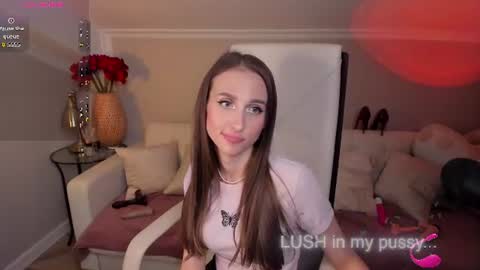 Snapshot of sophie_rocks chatting on 06/13/26, 10:35 Sophie online show from 06/13/26, 10:35