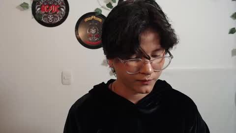 sophie_ross1 online show from 10/02/25, 02:29