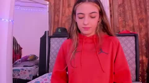 Sophie online show from 06/26/26, 05:17