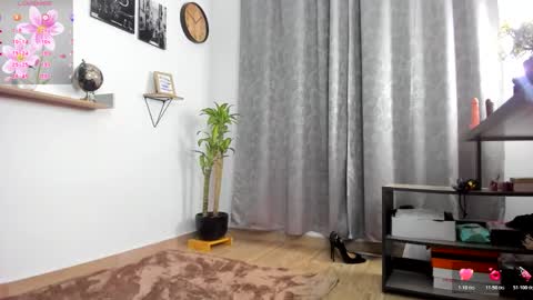 Snapshot of sophiebaker__ chatting on 11/11/25, 03:06 sophiebaker__ online show from 11/11/25, 03:06