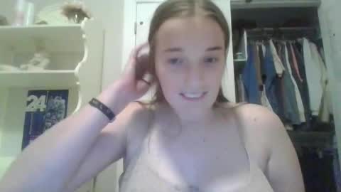 Sophie Bateman online show from 01/25/25, 02:15