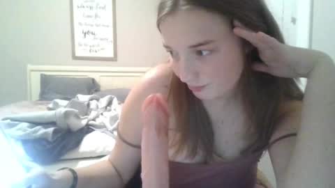 Sophie Bateman online show from 02/19/25, 04:12