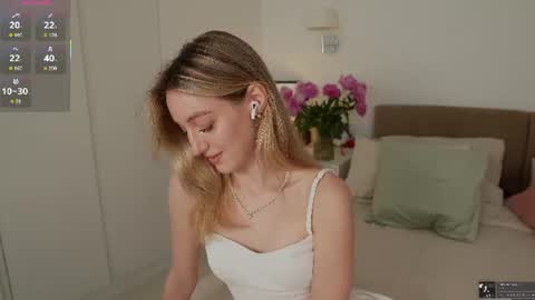 sophiebelll online show from 06/12/26, 09:19