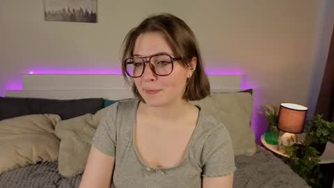 Snapshot of sophieblush chatting on 06/04/26, 08:31 Sophia online show from 06/04/26, 08:31