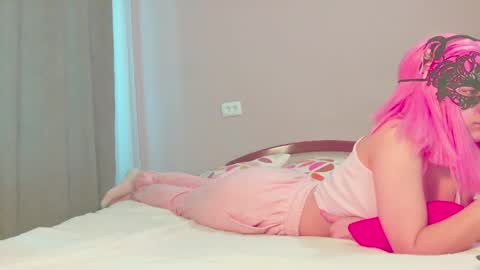 Snapshot of sophiechan69 chatting on 05/11/26, 12:00 ShopieChan69 online show from 05/11/26, 12:00