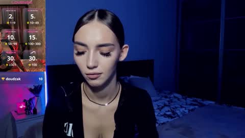 Sophie online show from 09/17/25, 04:08