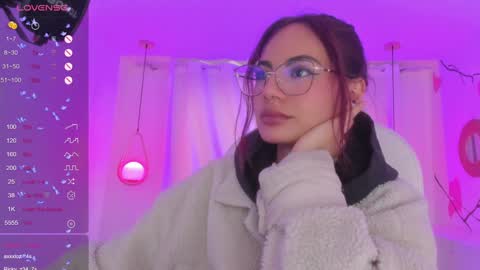   Sophie  IG sophiecherry es   online show from 12/30/24, 08:58