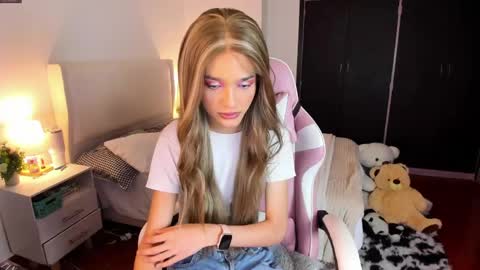 Snapshot of sophiecornett chatting on 03/20/26, 02:27 online show from 03/20/26, 02:27
