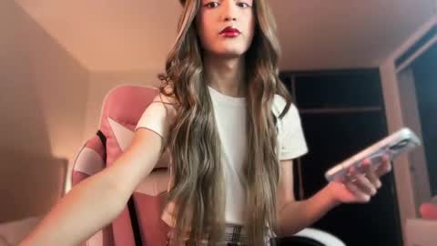 Snapshot of sophiecornett chatting on 05/02/26, 12:59 online show from 05/02/26, 12:59