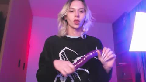 sophiediamond_x online show from 11/11/25, 06:52