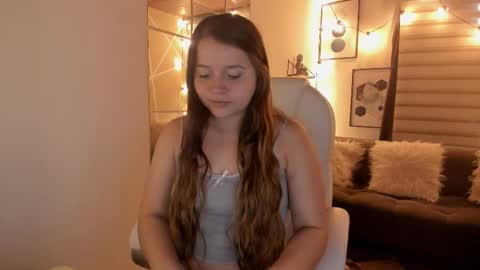 Snapshot of sophiee09_ chatting on 10/16/25, 02:18 Sophie  online show from 10/16/25, 02:18