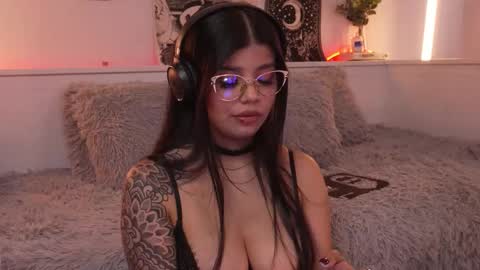 Sophiee  online show from 11/26/25, 07:48