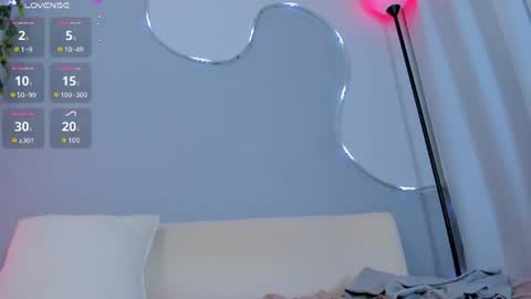 Sophie online show from 06/17/26, 11:27