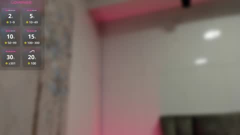 Snapshot of sophiee_smith chatting on 01/07/25, 10:43 Sophie online show from 01/07/25, 10:43