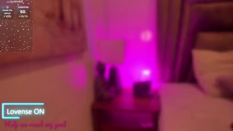 Snapshot of sophiee_smith chatting on 01/11/25, 10:29 Sophie online show from 01/11/25, 10:29