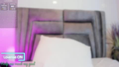 Snapshot of sophiee_smith chatting on 02/10/25, 05:52 Sophie online show from 02/10/25, 05:52