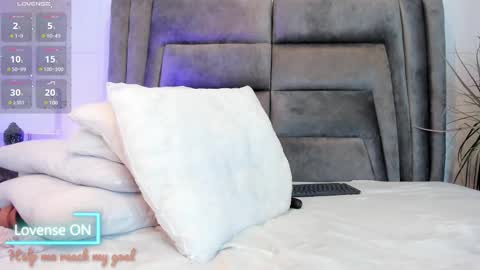 Snapshot of sophiee_smith chatting on 02/12/25, 02:43 Sophie online show from 02/12/25, 02:43