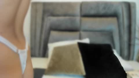 Snapshot of sophiee_smith chatting on 02/19/25, 11:38 Sophie online show from 02/19/25, 11:38