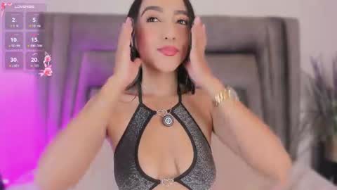 Sophie  online show from 07/08/26, 11:15