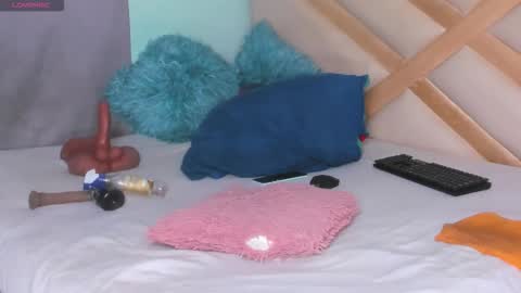 Snapshot of sophiee_sweets chatting on 03/25/26, 10:16 Shophiee online show from 03/25/26, 10:16